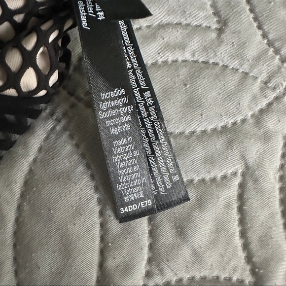 Victoria's Secret Black Mesh Sports Bra - Picture 3 of 4